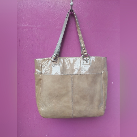 Patent leather Coach tote - Picture 2 of 5